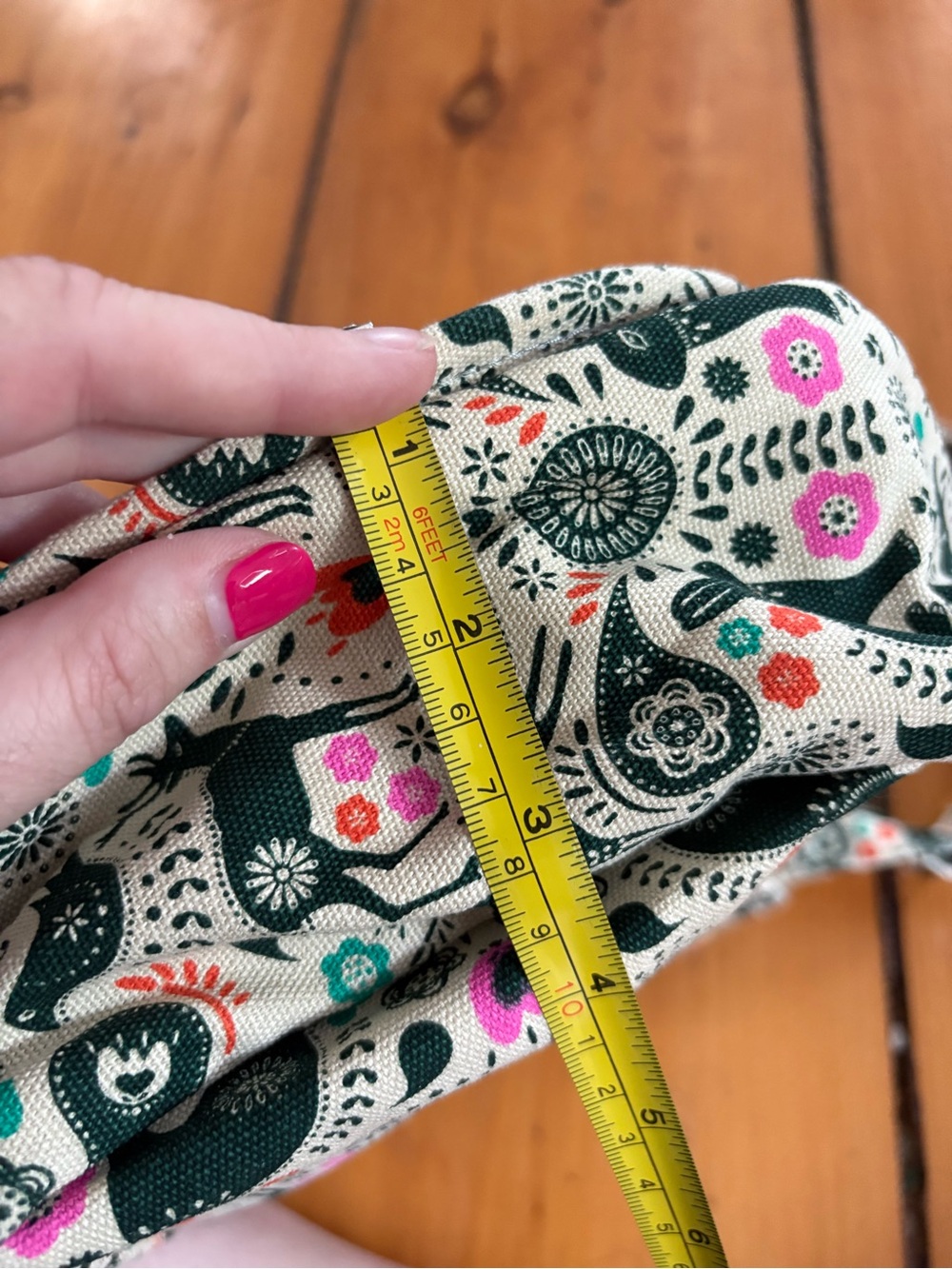 RARE KAVU Kicker Crossbody Bag in Cozy Critters Rabbit Bird Deer Flowers Outdoor - Picture 11 of 13